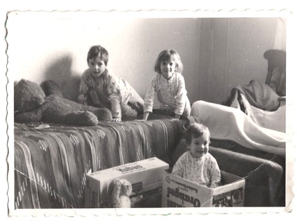 avec Jean Demers (à gauche) Isa, 6 ans; Raymond, 2